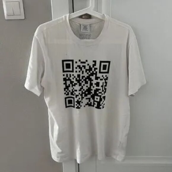 Vetements qr - Picture 1 of 1